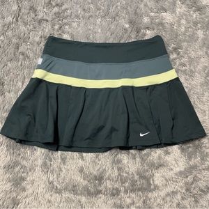 Nike Dri-Fit Tennis Skirt w/ Liner Green Size Medium